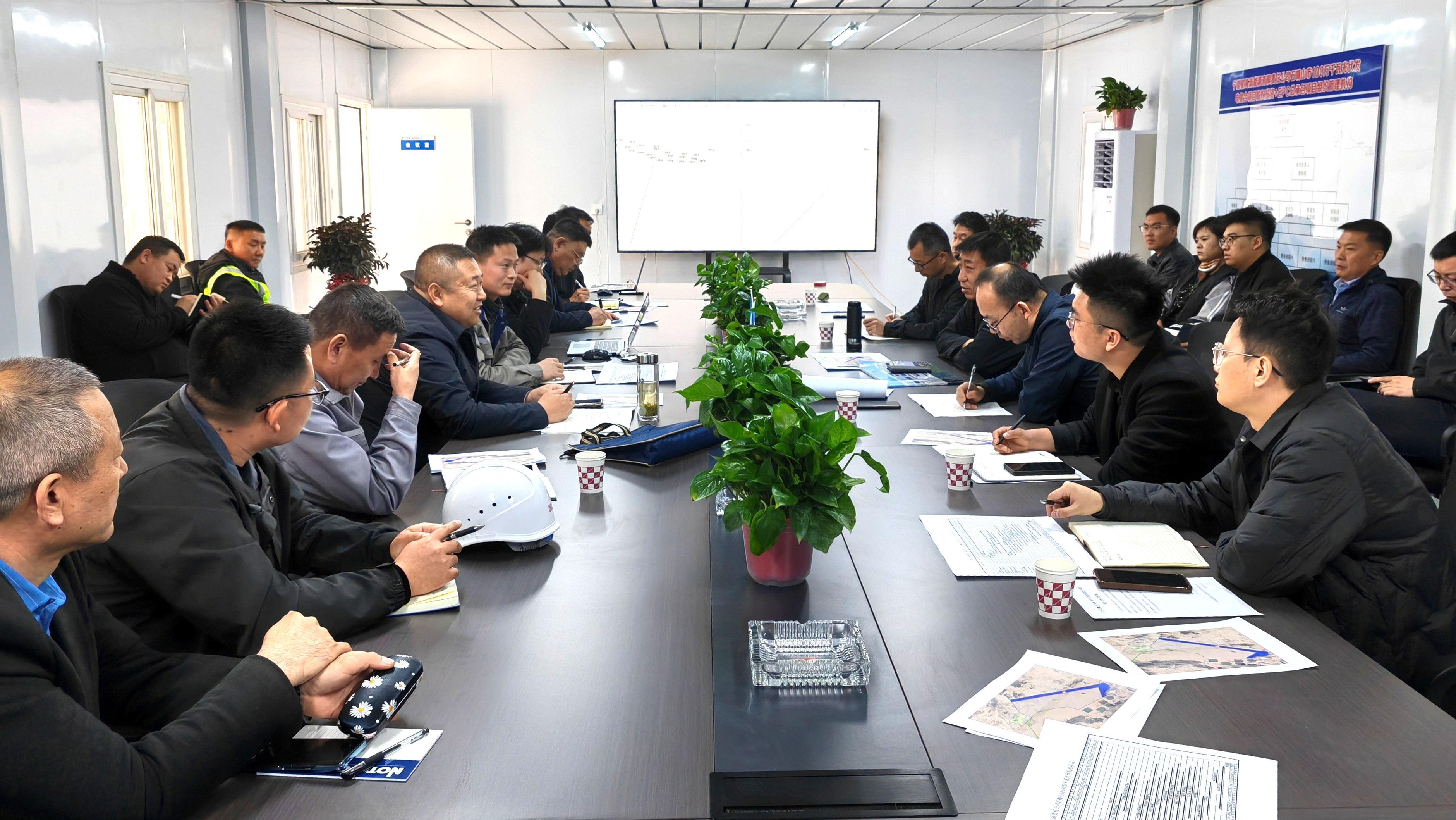 稳增长促发展攻坚年行动丨紧盯目标 精准施策——宁夏二建班子成员下沉一线深调研、解难题、促发展